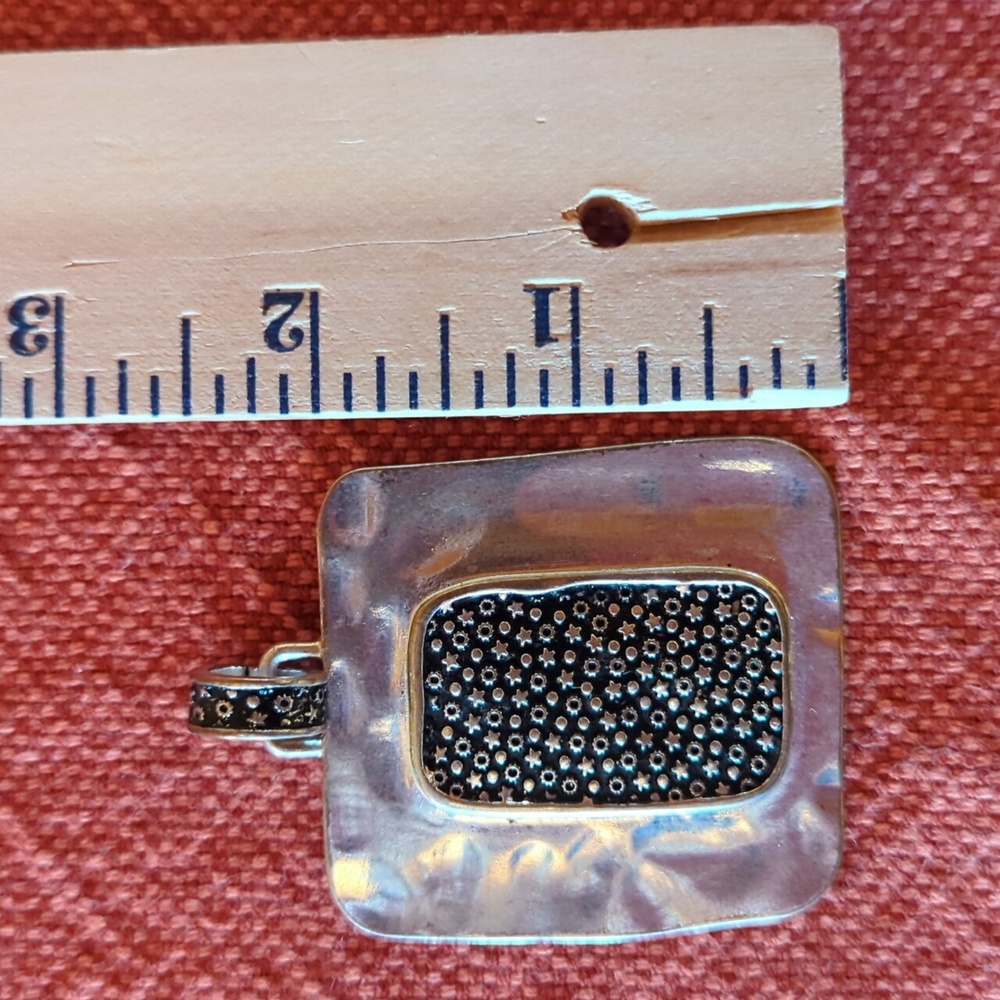 Beautiful Stars and Moons CJ Banks Chunky Pendant. EUC - Picture 7 of 9